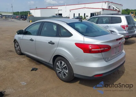 2016 Ford Focus S из США, поврежденный, VIN 1FADP3E21GL274282